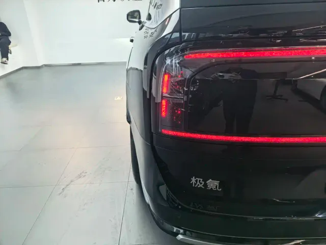 ZEEKR Zeekr 9X 2025 model Ultra Edition 70kWh — Фото автомобиля 6