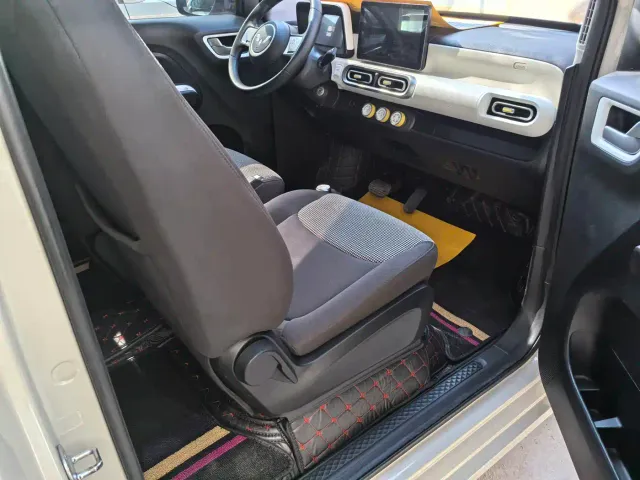Wuling Hongguang Mini EV — Фото автомобиля 10