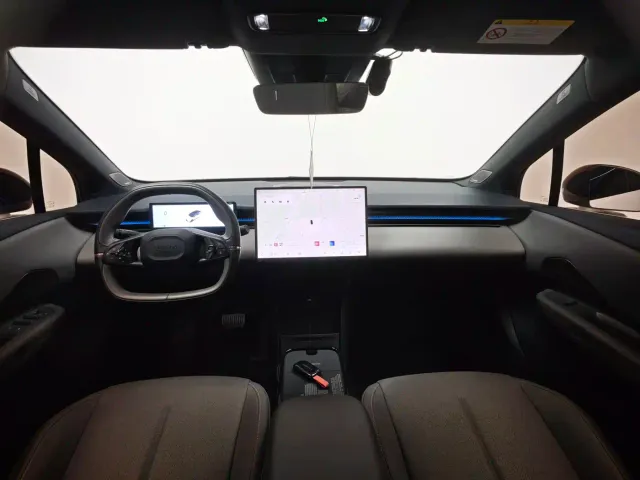 Lynk & Co Z20 — Фото автомобиля 18