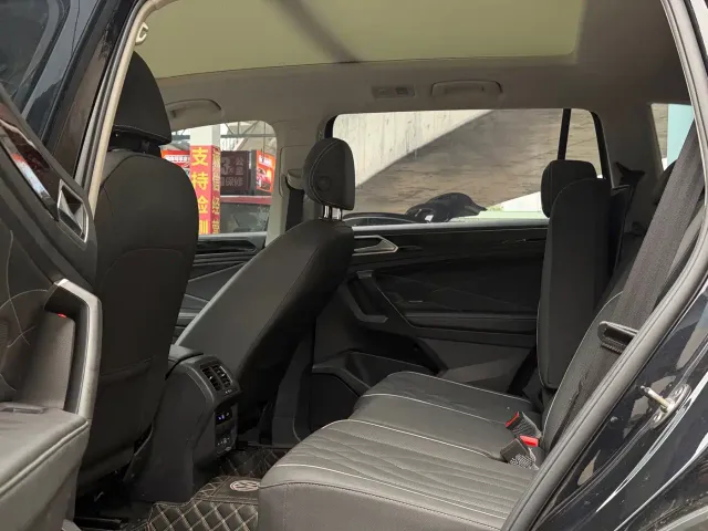 Volkswagen Tiguan L — Фото автомобиля 14