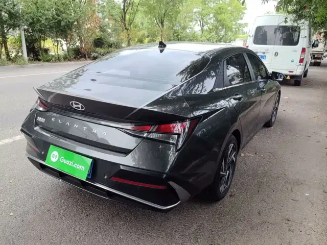 Hyundai Elantra — Фото автомобиля 6