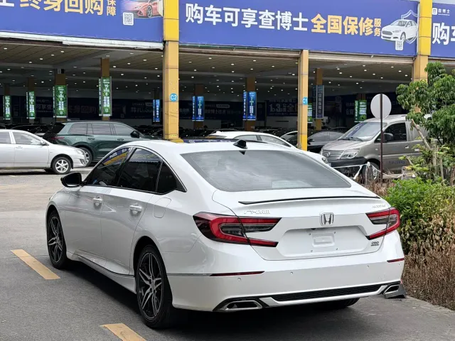 Honda Accord — Фото автомобиля 12