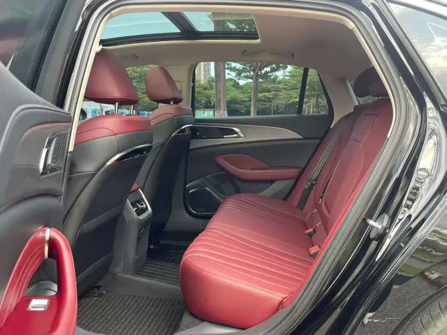 Hongqi H5 — Фото автомобиля 6