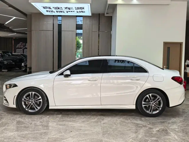 Mercedes-Benz A-Class — Фото автомобиля 4