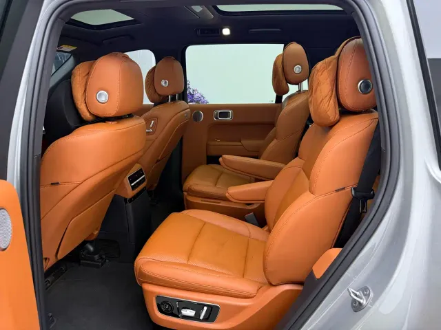 Li Auto L9 — Фото автомобиля 18