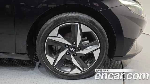 Hyundai Avante CN7 — Фото автомобиля 5