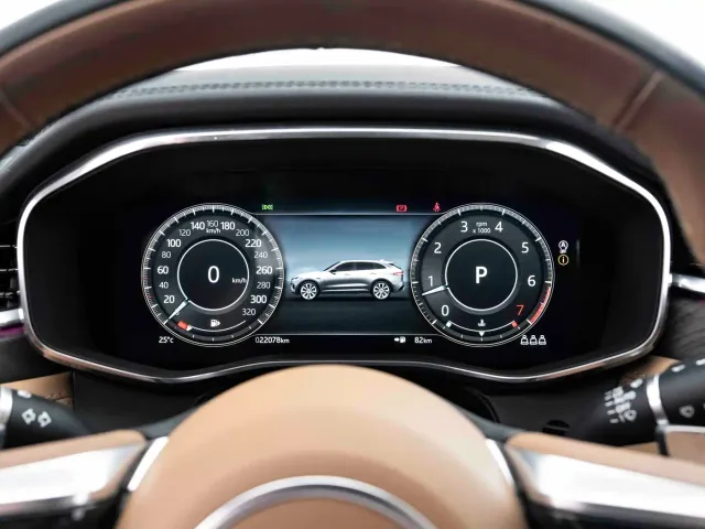 Jaguar F-Pace — Фото автомобиля 8