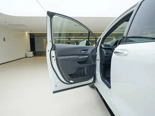 Toyota Sienna — Фото автомобиля 16