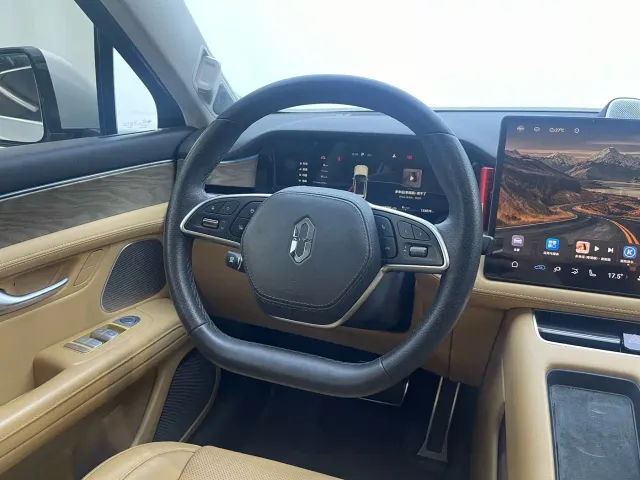Aito M5 — Фото автомобиля 7