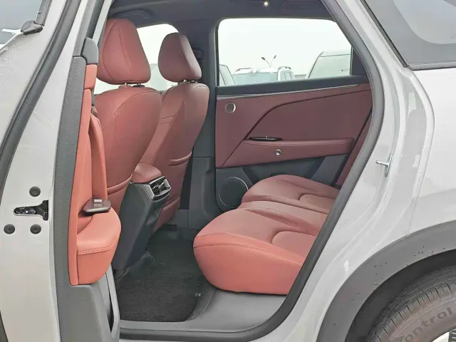 Arcfox Alpha T5 — Фото автомобиля 15