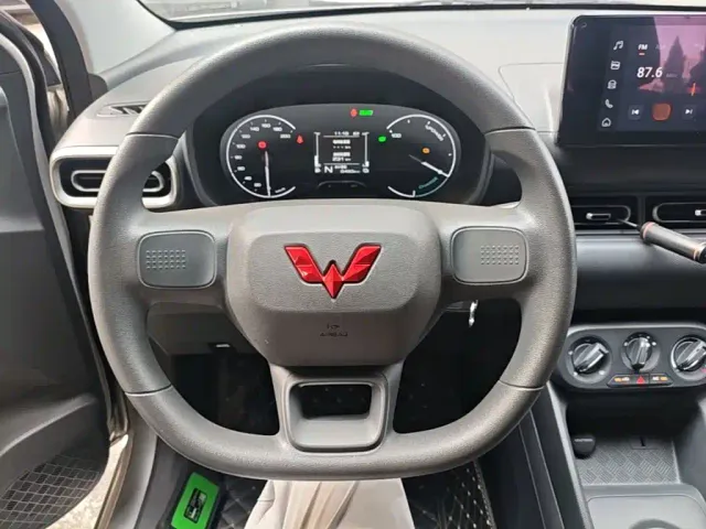 Wuling Hongguang — Фото автомобиля 10