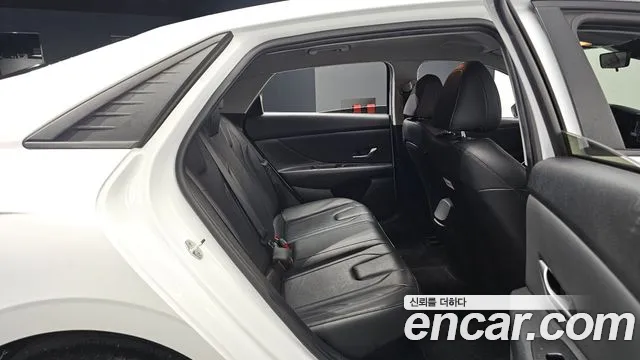 Hyundai Avante CN7 — Фото автомобиля 17