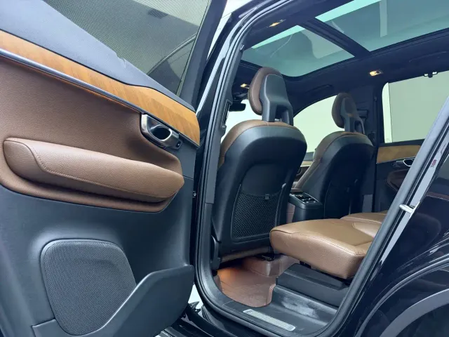 Volvo XC90 — Фото автомобиля 16