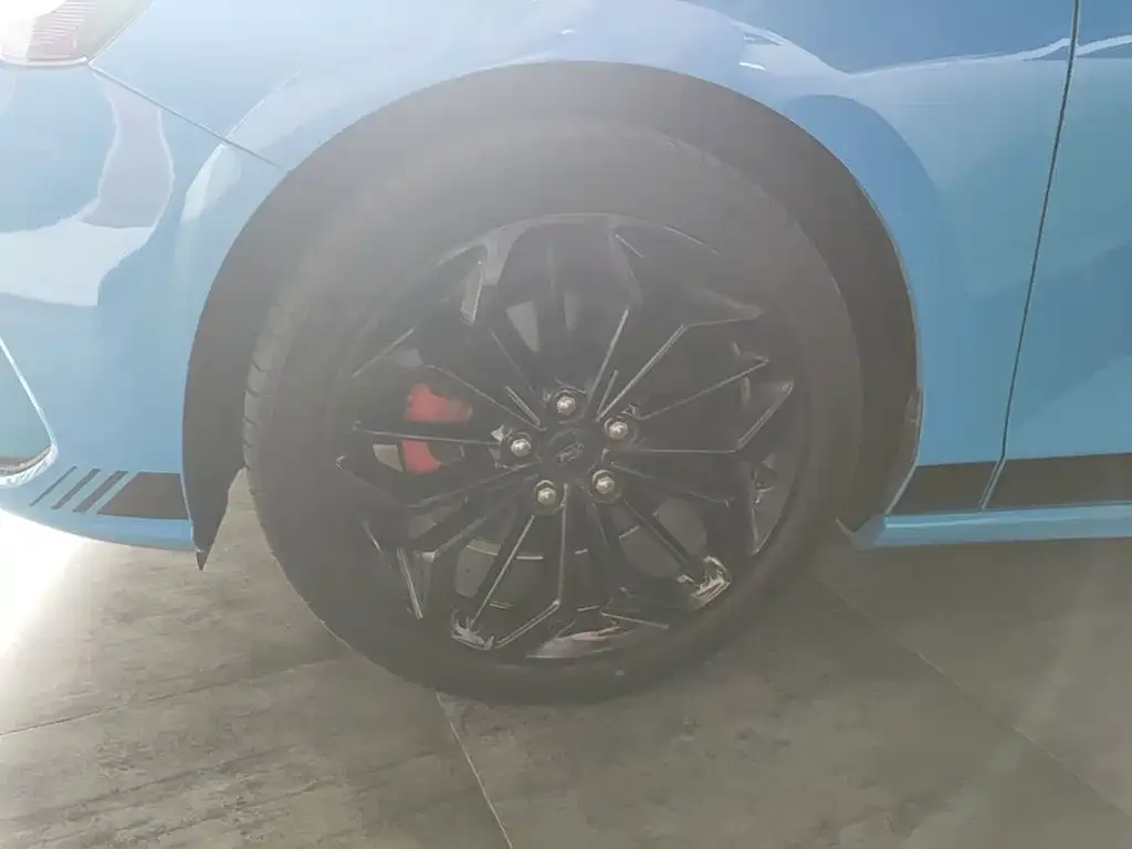 Ford Focus 2022 Sedan EcoBoost 180 Automatic S Version — Фото автомобиля 22