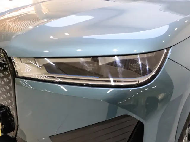 BMW iX — Фото автомобиля 8