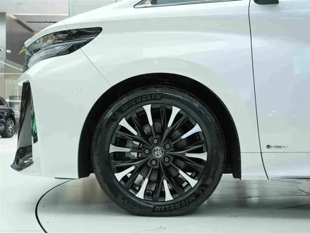Toyota Vellfire — Фото автомобиля 24