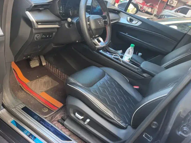 Wuling Jiachen — Фото автомобиля 9