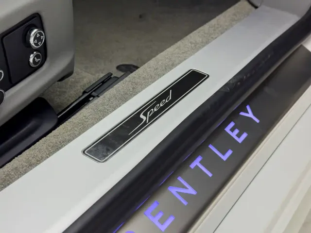 Bentley Continental Plug-in Hybrid — Фото автомобиля 15