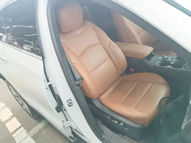 Cadillac XT4 — Фото автомобиля 24