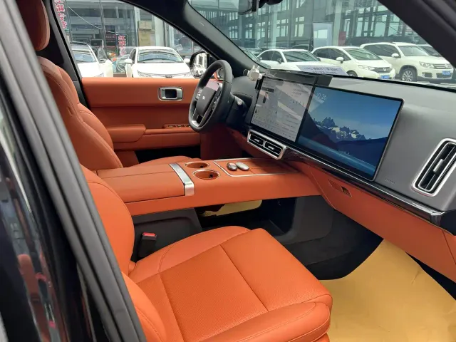 Li Auto L9 — Фото автомобиля 10