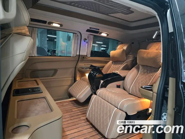 Mercedes-Benz V-Class — Фото автомобиля 14