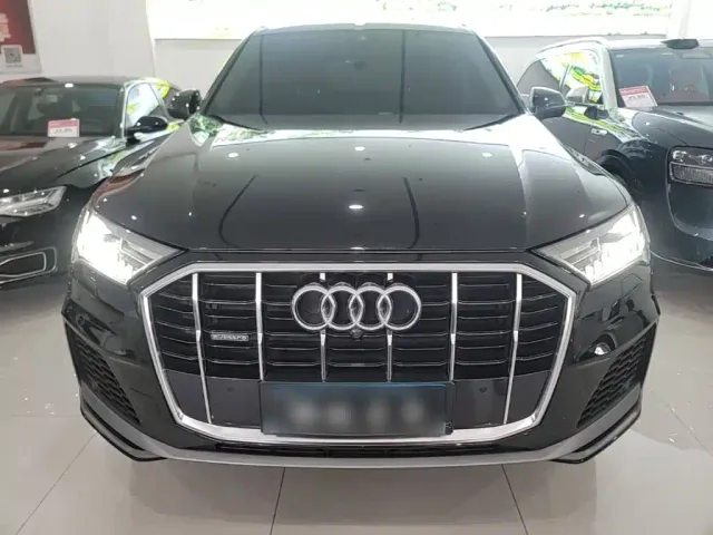 Audi Q7 — Фото автомобиля 2