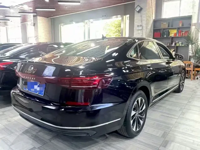 Volkswagen Passat — Фото автомобиля 6