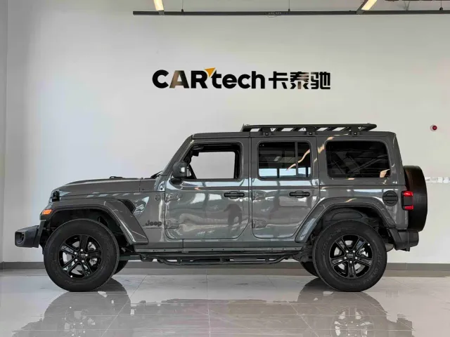Jeep Wrangler — Фото автомобиля 14