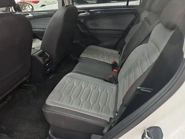 Volkswagen Tiguan L — Фото автомобиля 16