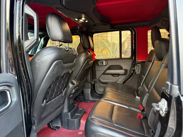 Jeep Wrangler — Фото автомобиля 5