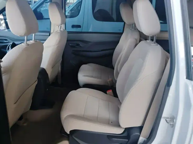 Wuling Hongguang — Фото автомобиля 16