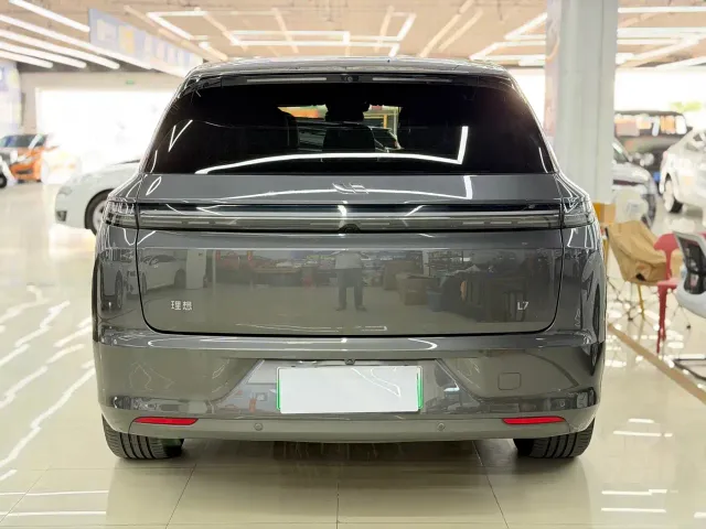 Li Auto L7 — Фото автомобиля 4