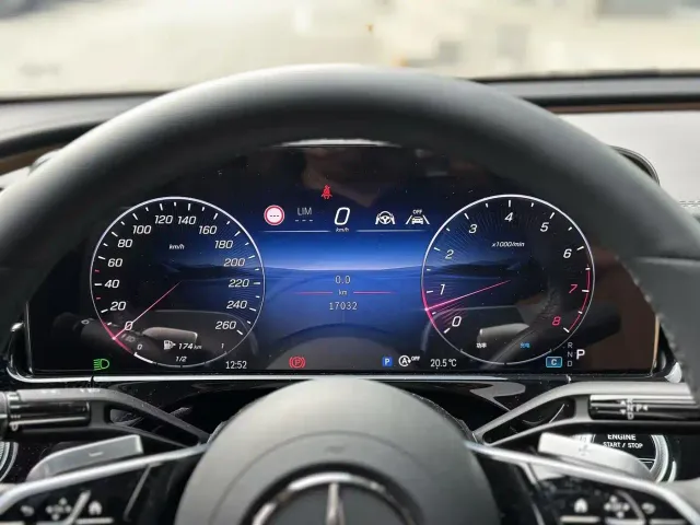 Mercedes-Benz E-Class — Фото автомобиля 15