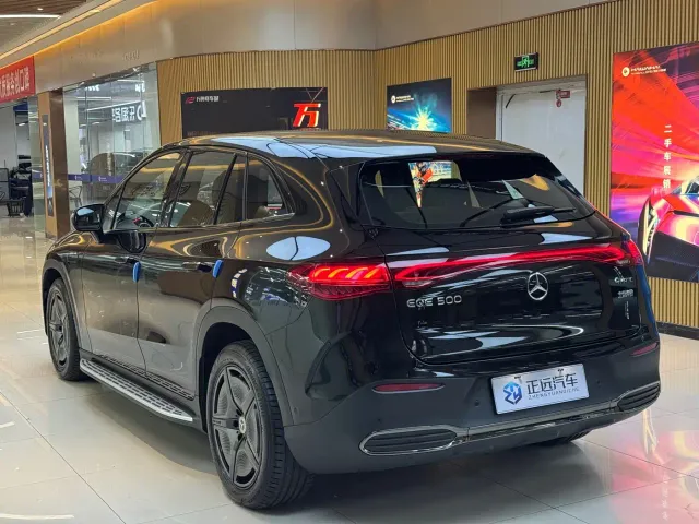 Mercedes-Benz EQE SUV — Фото автомобиля 7