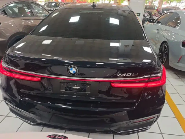 BMW 7 Series — Фото автомобиля 5