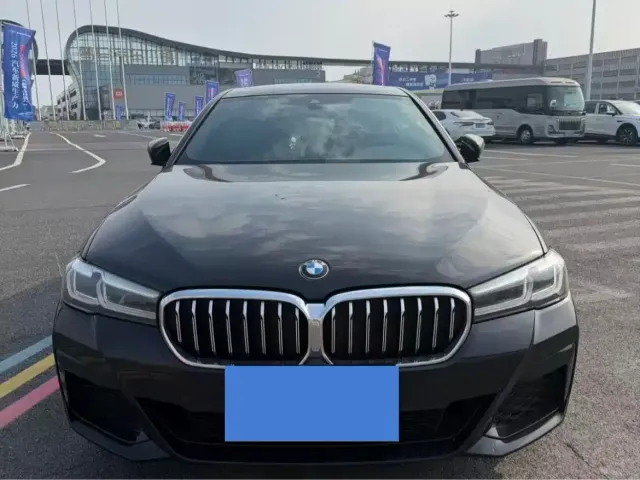 Фотография автомобиля — BMW 5 Series