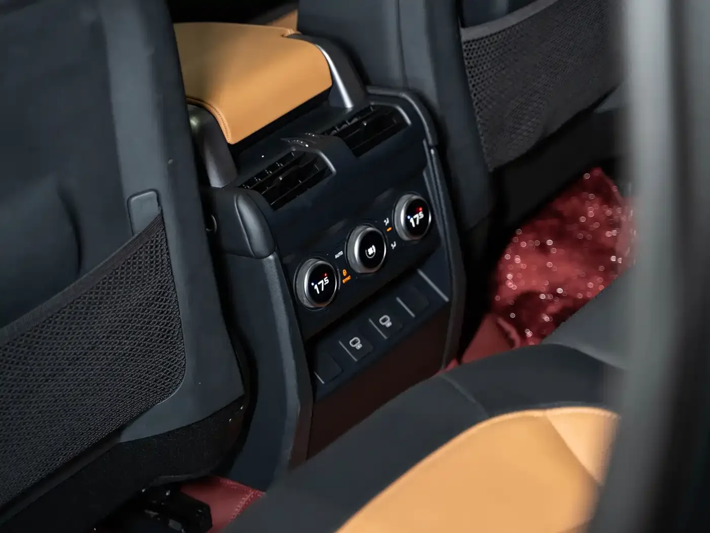 Land Rover Land Rover Defender 2023 Facelift 110 3.0T P400 X-DYNAMIC HSE — Фото автомобиля 15