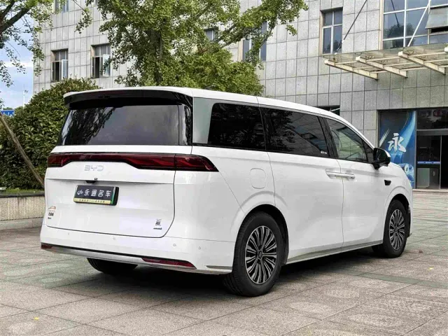 BYD Xia — Фото автомобиля 9