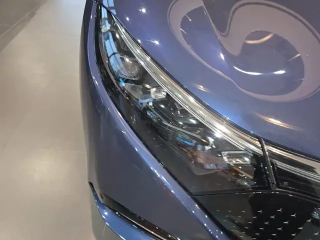 Mercedes-Benz EQS — Фото автомобиля 10