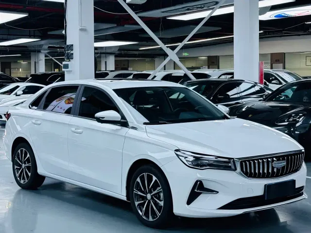 Geely Emgrand — Фото автомобиля 3