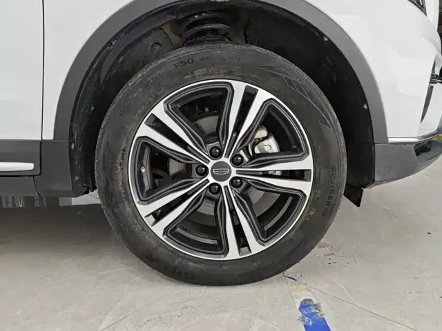 Geely Boyue — Фото автомобиля 6