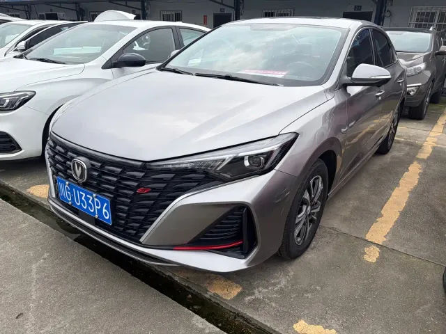 Changan Eado — Фото автомобиля 3