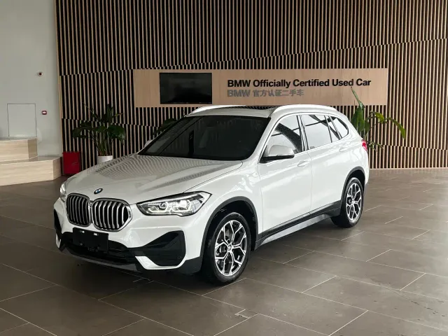 Фотография автомобиля — BMW X1