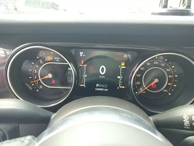 Jeep Wrangler — Фото автомобиля 11