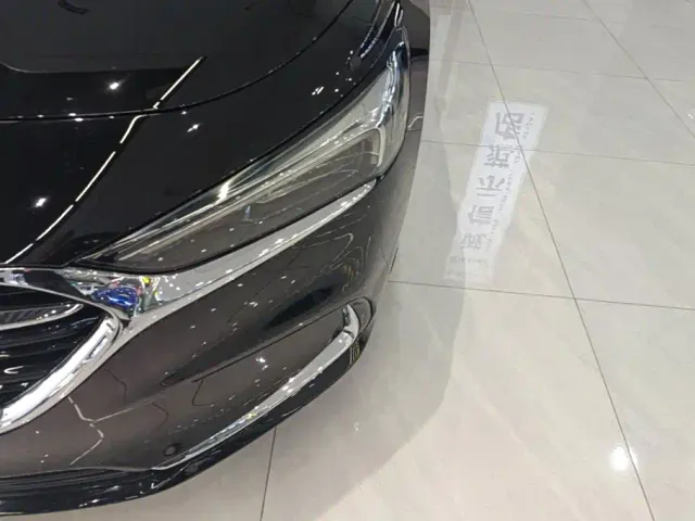 Buick LaCrosse — Фото автомобиля 5