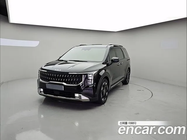 Kia Carnival Generation 4 — Фото автомобиля 3