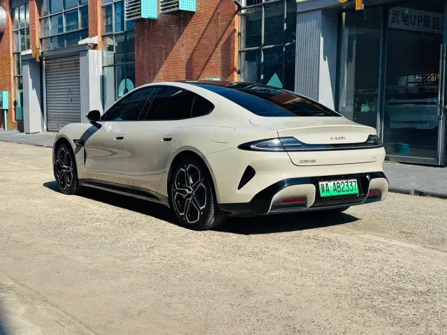 Xiaomi SU7 — Фото автомобиля 10