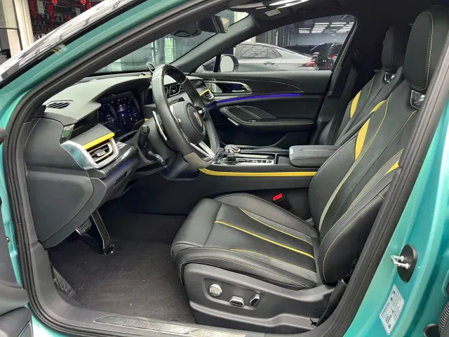 Hongqi H6 — Фото автомобиля 4
