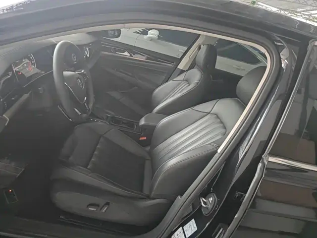 Volkswagen Passat — Фото автомобиля 14