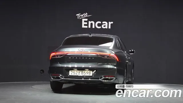 Hyundai Grandeur New — Фото автомобиля 4